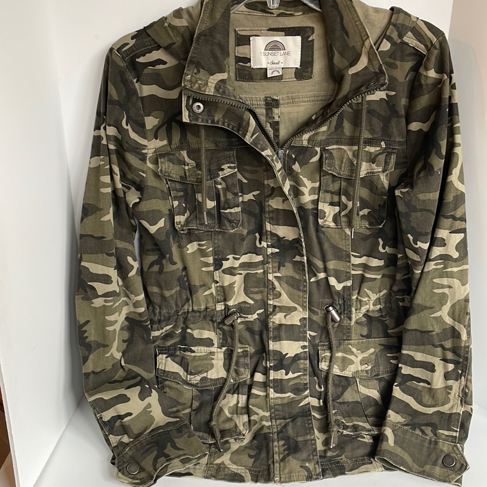 1 Sunset Lane military style camouflage multiple pocket jacket size small